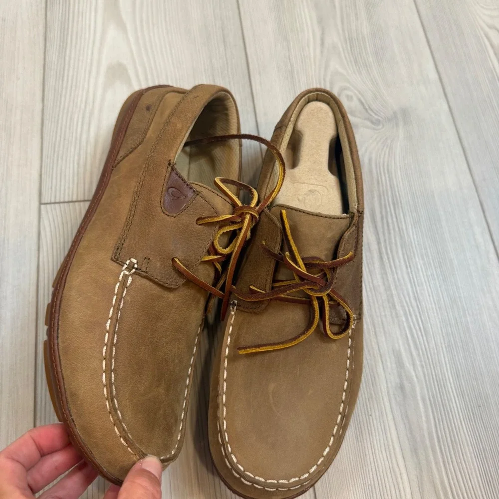NEW OluKai Mano Mens 9.5 Boat Shoes Ray Toffee Leather Loafers